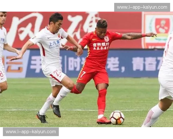 开云体育中场对比:谁才是足球赛场上的终极掌控者?